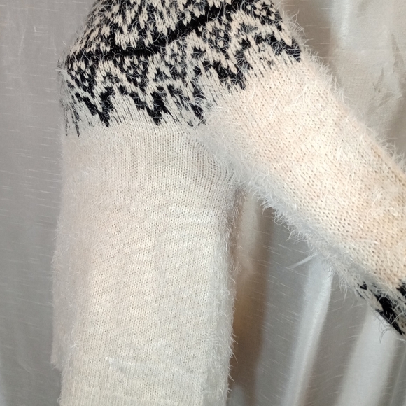 Knox Rose Fuzzy Sweater, Women, South West Knit, Round Neck, Knit, Black/Cream,M - Picture 12 of 14